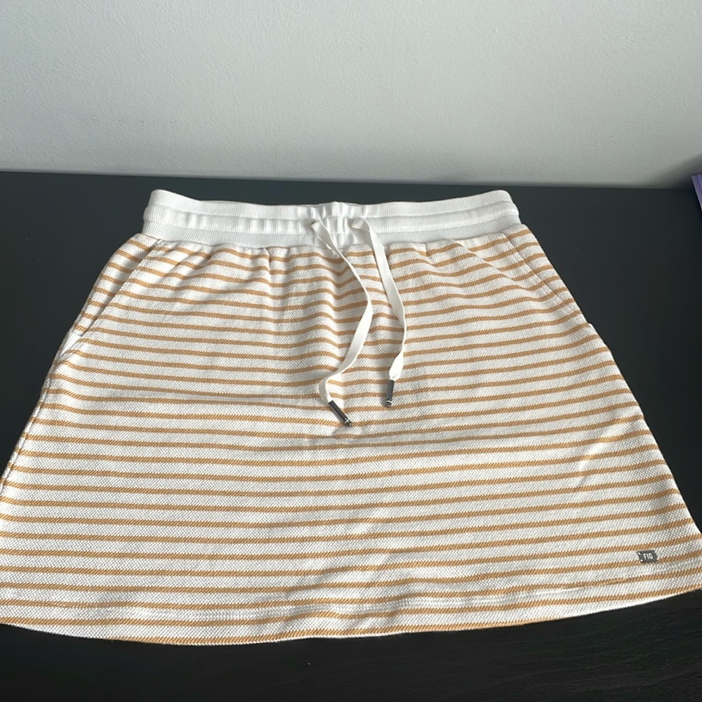 FIG short stripped skirt
